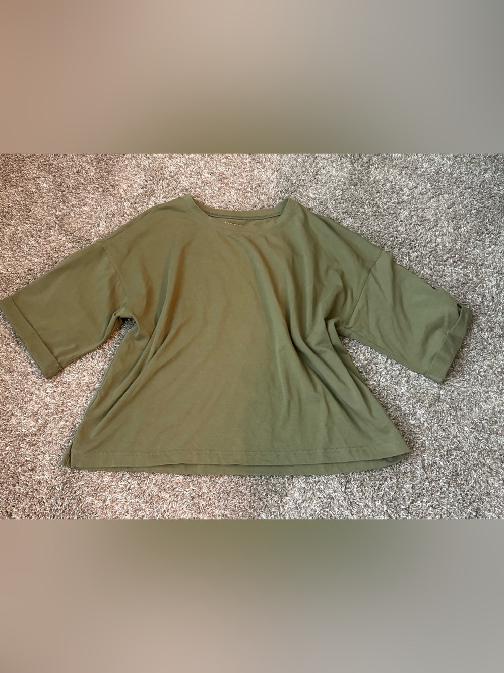 Eileen Fisher organic cotton olive green tee size Medium. Perfect for fall!